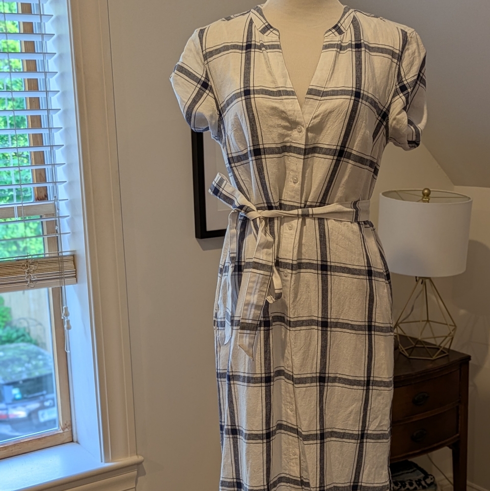 Gap Linen & Navy Plaid Button-Down Belted Dress